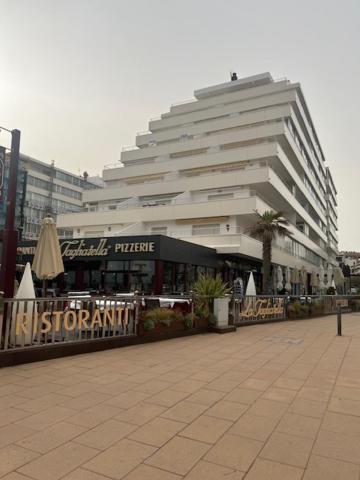 Apartamiento Vista Al Mar - Holiday Center En Roses Luaran gambar